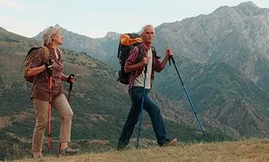 adultos mayores al aire libre