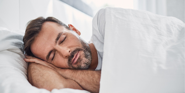 Adulto durmiendo plácidamente