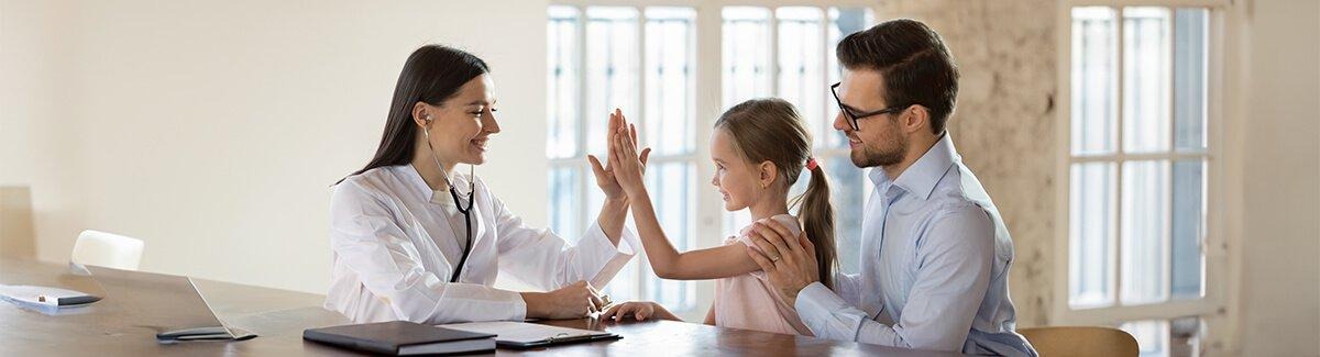 Descubre la importancia de los juegos sensoriales en el desarrollo infantil. Aprende cómo estas actividades pueden estimular los sentidos de tus hijos y promover su crecimiento cognitivo y emocional.