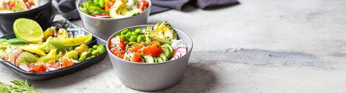 Plato con botana de verduras crujientes