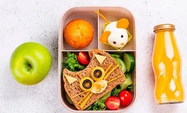 piernas de niño sobre vascula