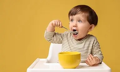 Descubre por qué las proteínas son esenciales en la dieta de tu hijo y cómo contribuyen a su crecimiento y desarrollo. Aprende más sobre las mejores fuentes de proteínas y cómo incorporarlas en sus comidas diarias en el blog de PediaSure®